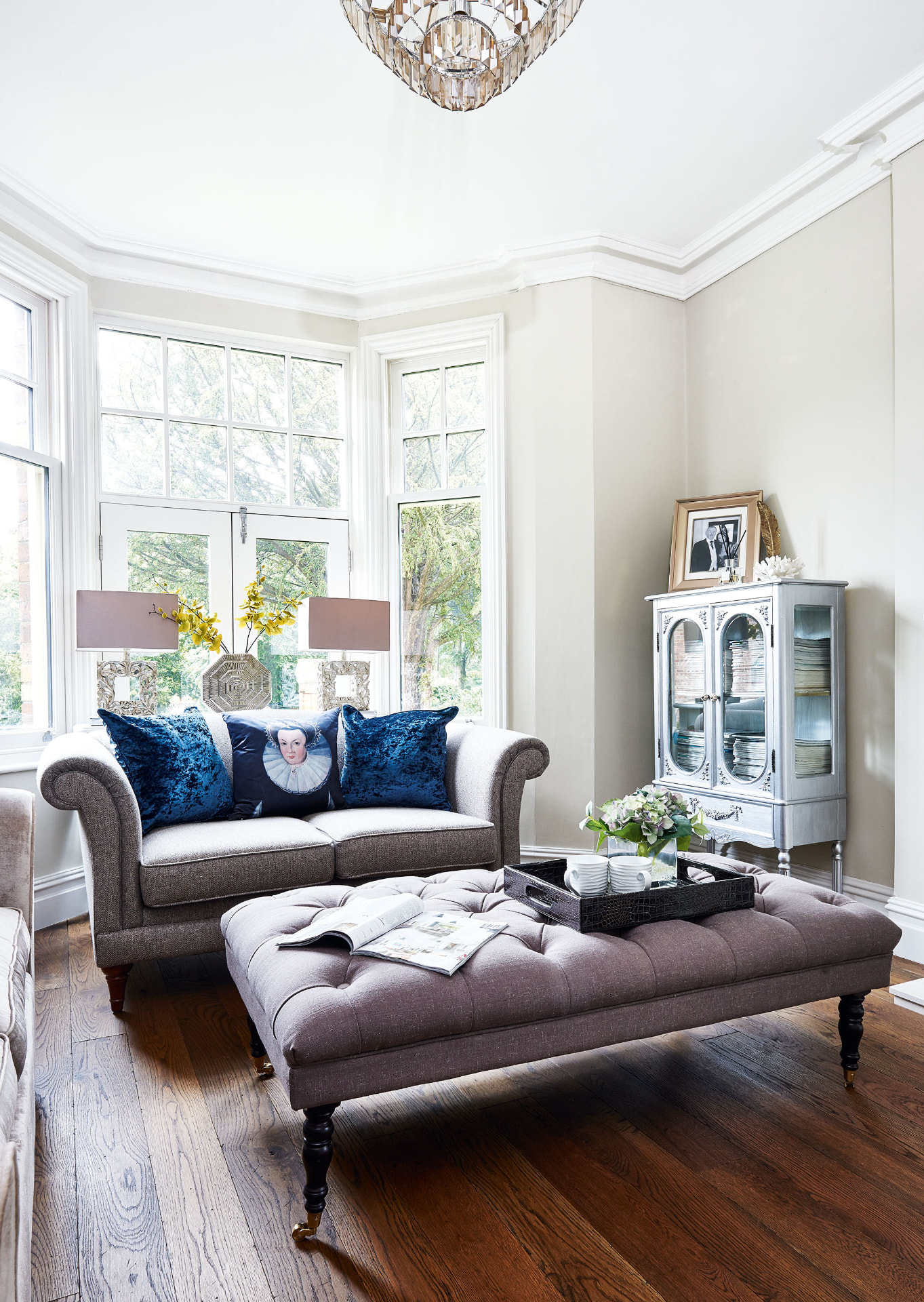 Victorian Villa — bay window drawing room with restored cornice and oak flooring